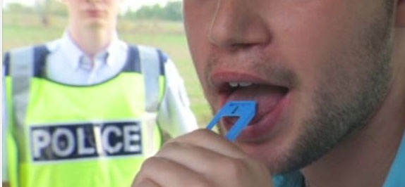 Drogue au volant: comment fonctionnent les tests salivaires